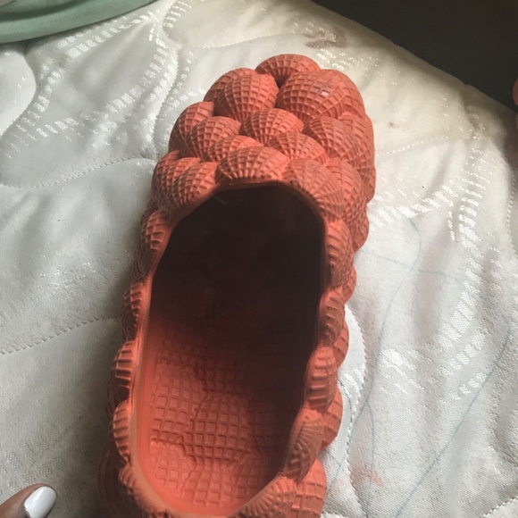 Here are some size 6 shoe - Picture 4 of 4